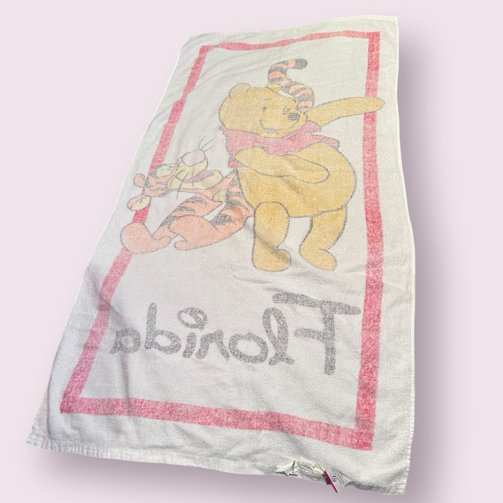 Disney White And Red Winnie the Pooh and Tigger Beach Towel 55" x 27" - Picture 9 of 10